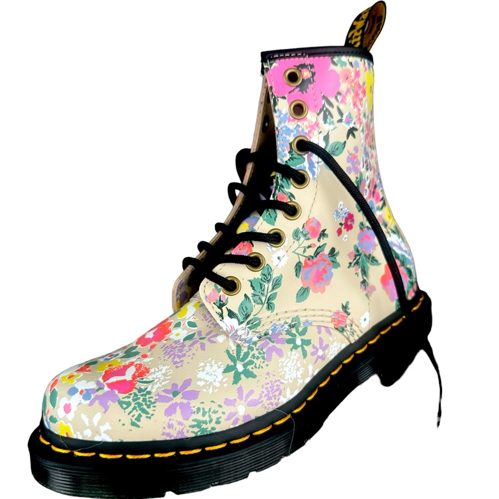 DOC DR. MARTENS WANDERLUST BONE CREAM LEATHER FLORAL BOOTS 1460 Women’s Size 6